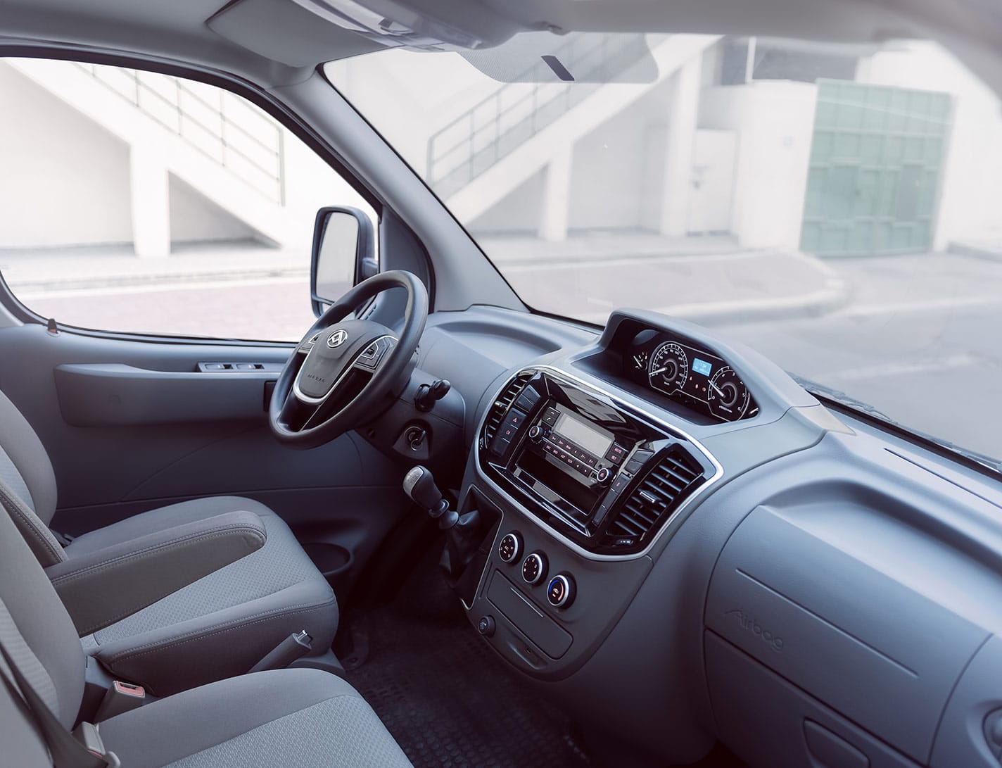 Maxus V80 Cargo — Captain Seats