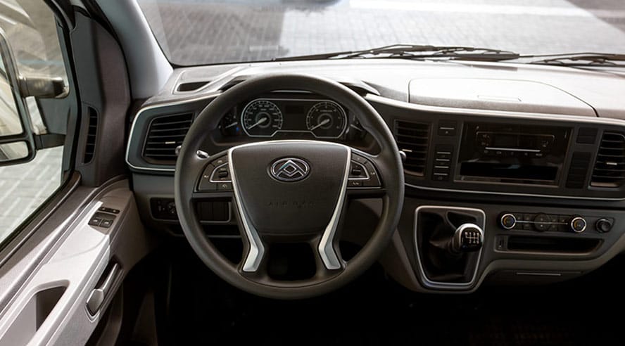 Maxus V80 passenger  — Front 3/4 View